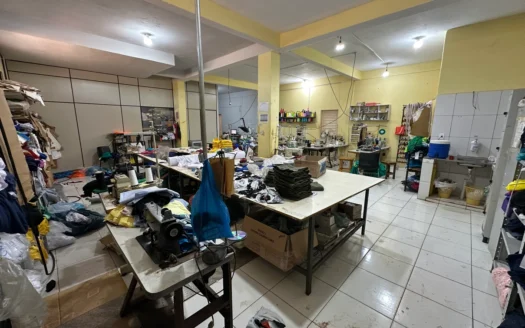 Sobrado 3 Quartos com Sala Comercial