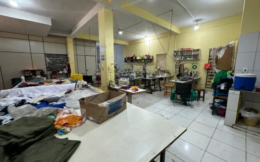 Sobrado 3 Quartos com Sala Comercial