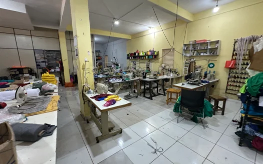 Sobrado 3 Quartos com Sala Comercial