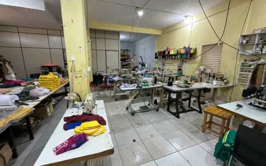 Sobrado 3 Quartos com Sala Comercial