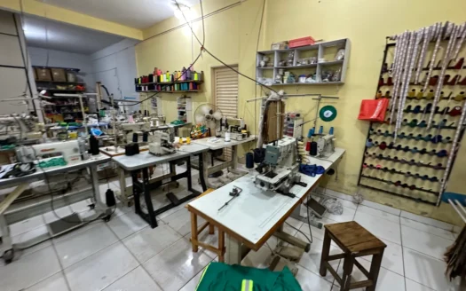 Sobrado 3 Quartos com Sala Comercial