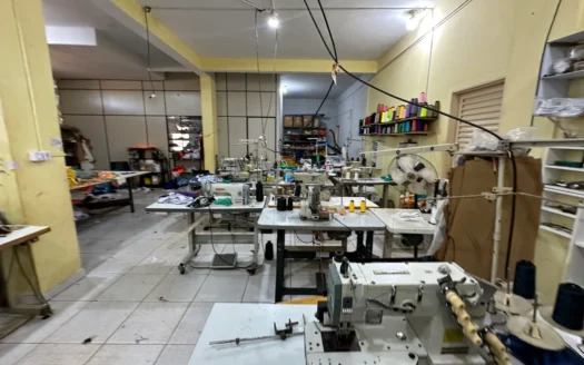 Sobrado 3 Quartos com Sala Comercial