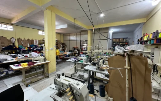 Sobrado 3 Quartos com Sala Comercial