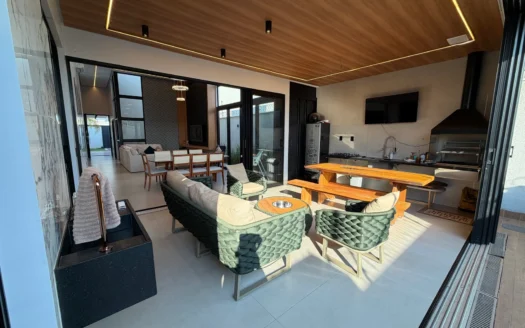 Casa com 3 Suítes Plenas