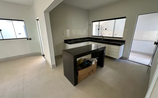 Casa com 3 Quartos 706 Sul