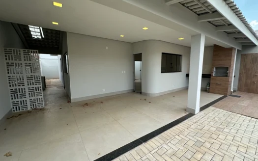 Casa com 3 Quartos 706 Sul