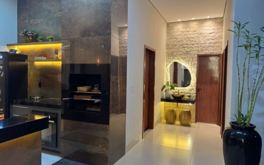 Casa com 5 Suítes em Paraíso