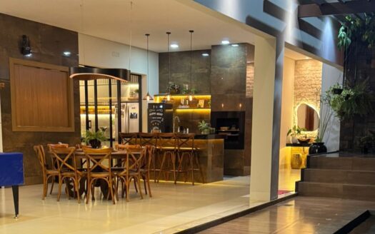 Casa com 5 Suítes em Paraíso