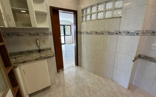 Apartamento com 4 Suítes