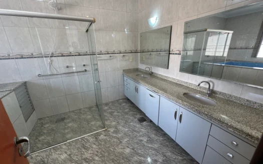Apartamento com 4 Suítes