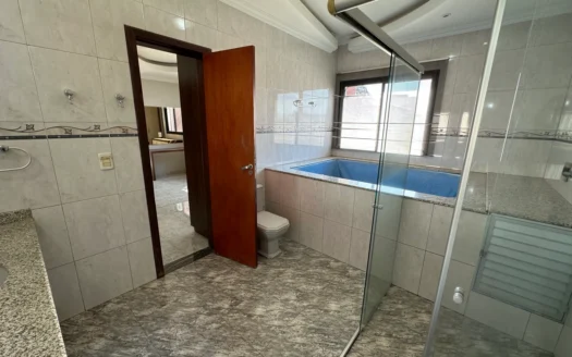 Apartamento com 4 Suítes