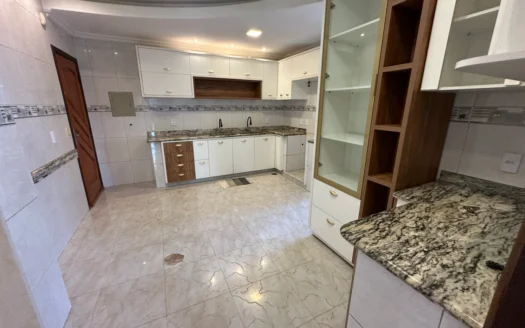 Apartamento com 4 Suítes