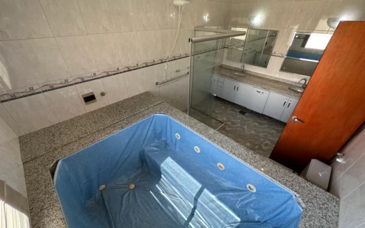 Apartamento com 4 Suítes