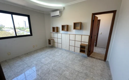 Apartamento com 4 Suítes