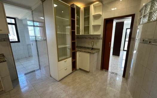 Apartamento com 4 Suítes