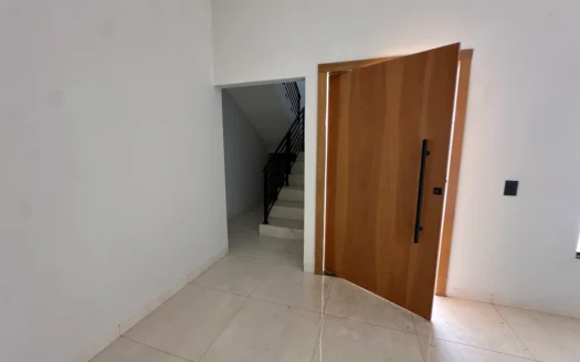 Sobrado de 4 Quartos 1503 Sul