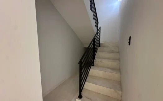 Sobrado de 4 Quartos 1503 Sul