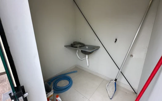 Sobrado de 4 Quartos 1503 Sul