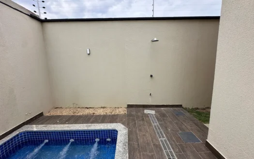 Sobrado de 4 Quartos 1503 Sul