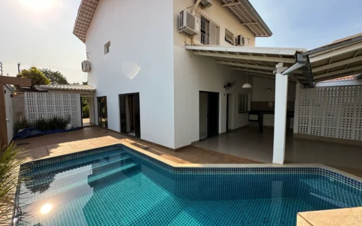 Sobrado com 5 Suítes