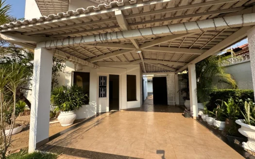 Sobrado com 5 Suítes