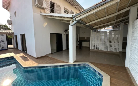 Sobrado com 5 Suítes