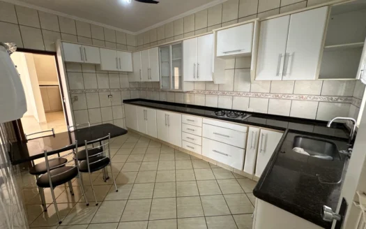 Sobrado com 5 Suítes