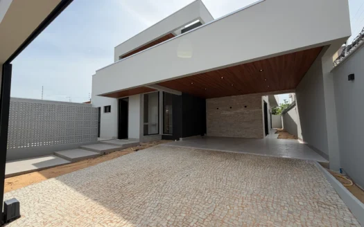 Casa Alto Padrão de 3 Suítes