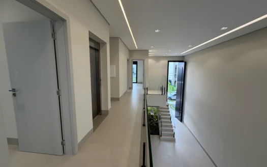 Sobrado com 5 Suítes