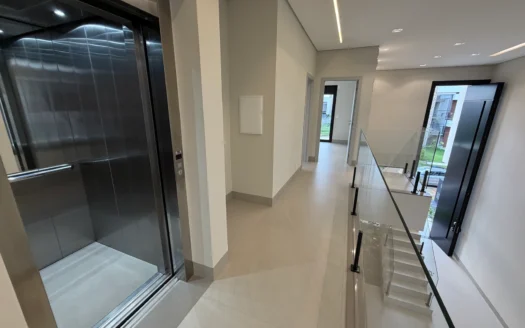 Sobrado com 5 Suítes