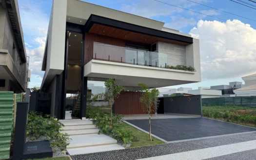 Sobrado com 5 Suítes