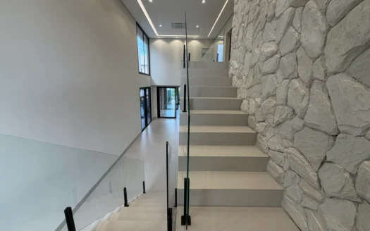 Sobrado com 5 Suítes