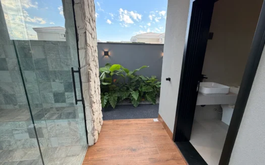 Sobrado com 5 Suítes