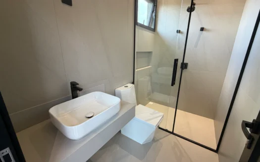 Sobrado com 5 Suítes