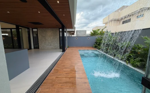 Sobrado com 5 Suítes