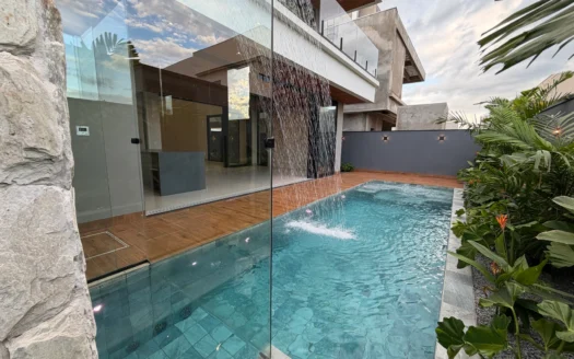 Sobrado com 5 Suítes