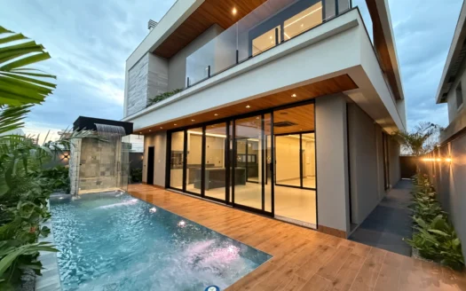 Sobrado com 5 Suítes