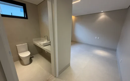 Casa Alto Padrão de 4 Suítes