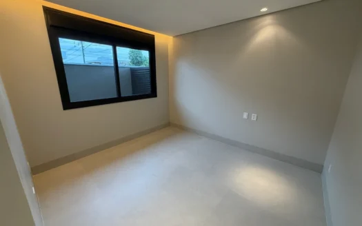 Casa Alto Padrão de 4 Suítes