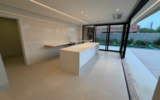 Casa Alto Padrão de 4 Suítes