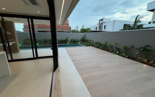 Casa Alto Padrão de 4 Suítes