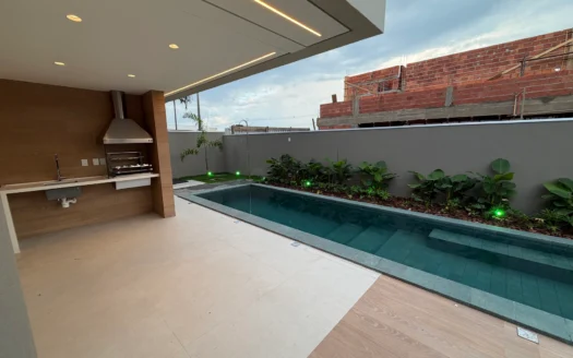 Casa Alto Padrão de 4 Suítes