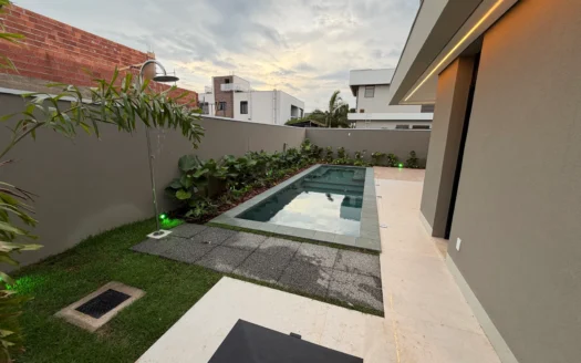 Casa Alto Padrão de 4 Suítes