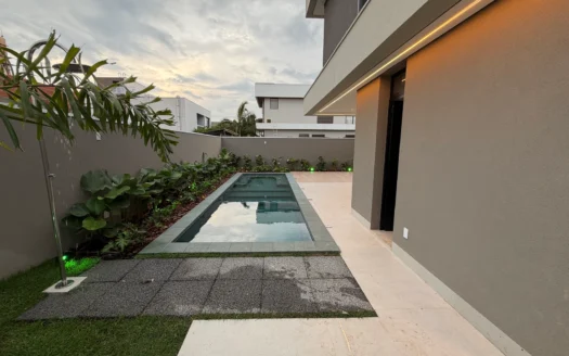 Casa Alto Padrão de 4 Suítes