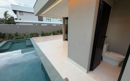 Casa Alto Padrão de 4 Suítes