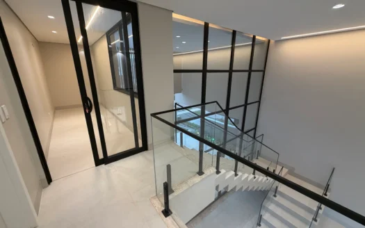 Casa Alto Padrão de 4 Suítes