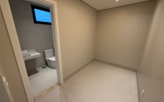 Casa Alto Padrão de 4 Suítes