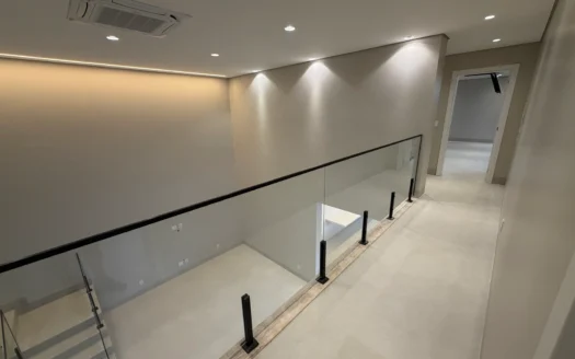 Casa Alto Padrão de 4 Suítes