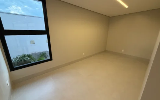 Casa Alto Padrão de 4 Suítes