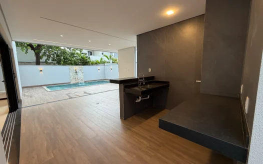 Sobrado com 4 Suítes